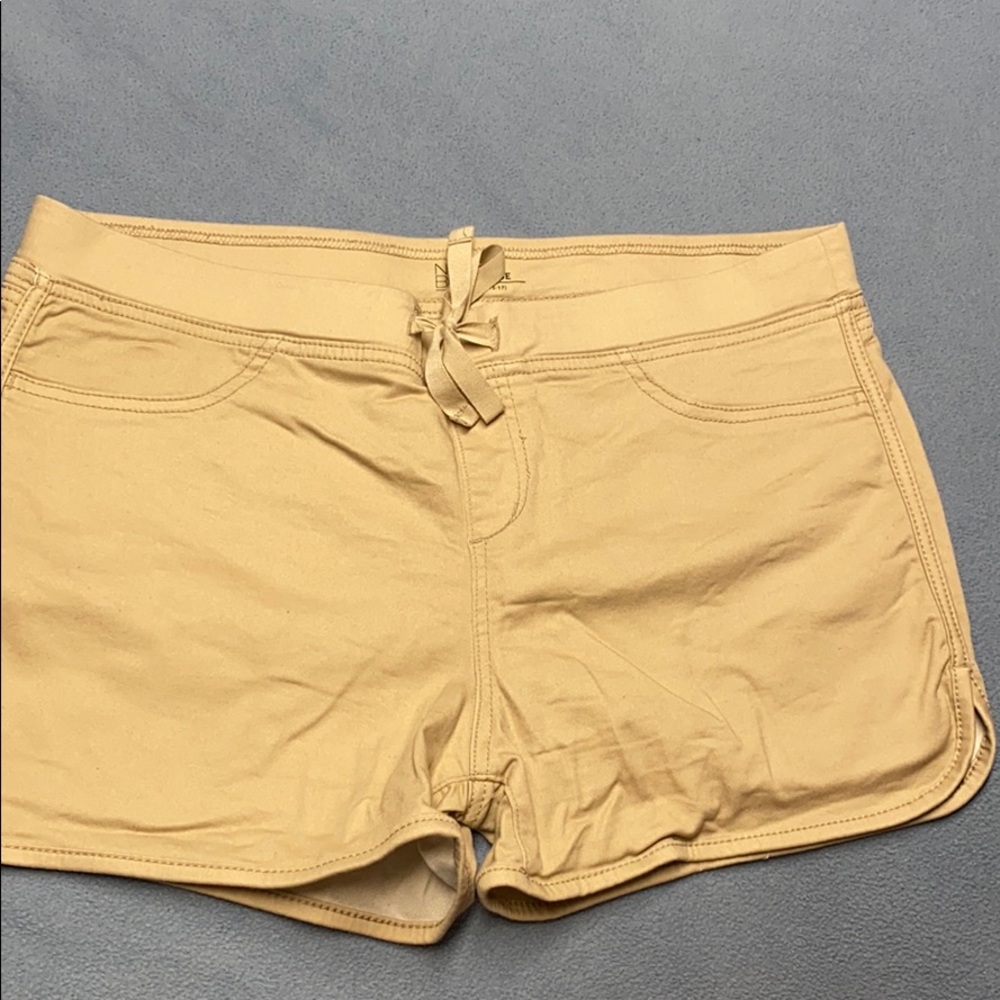 3/$20⭐️ Khaki Colored Shorts